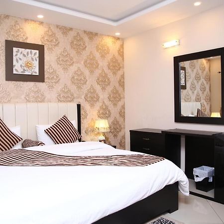 拉瓦尔品第 Safari Club 3 Bahria Town酒店 外观 照片