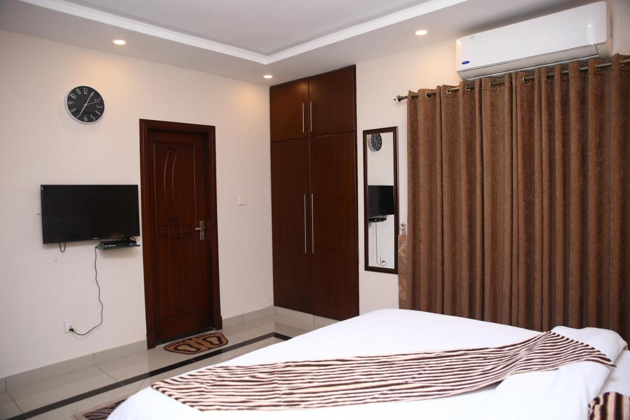 拉瓦尔品第 Safari Club 3 Bahria Town酒店 外观 照片