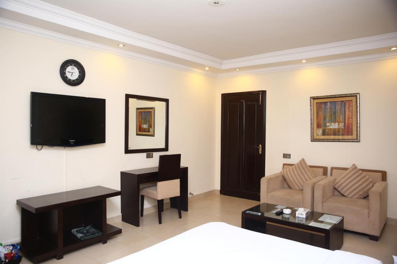 拉瓦尔品第 Safari Club 3 Bahria Town酒店 外观 照片